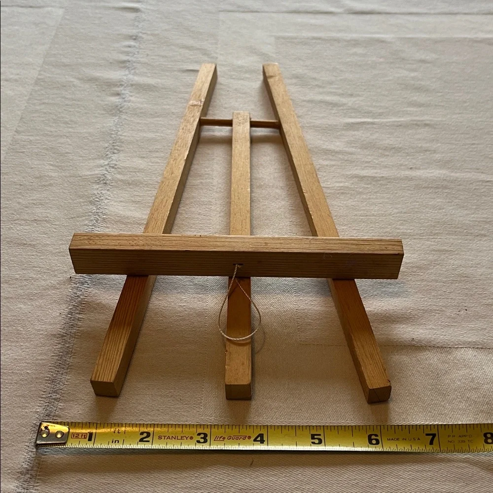 Small Wooden Tabletop Easel in Light Brown Wood